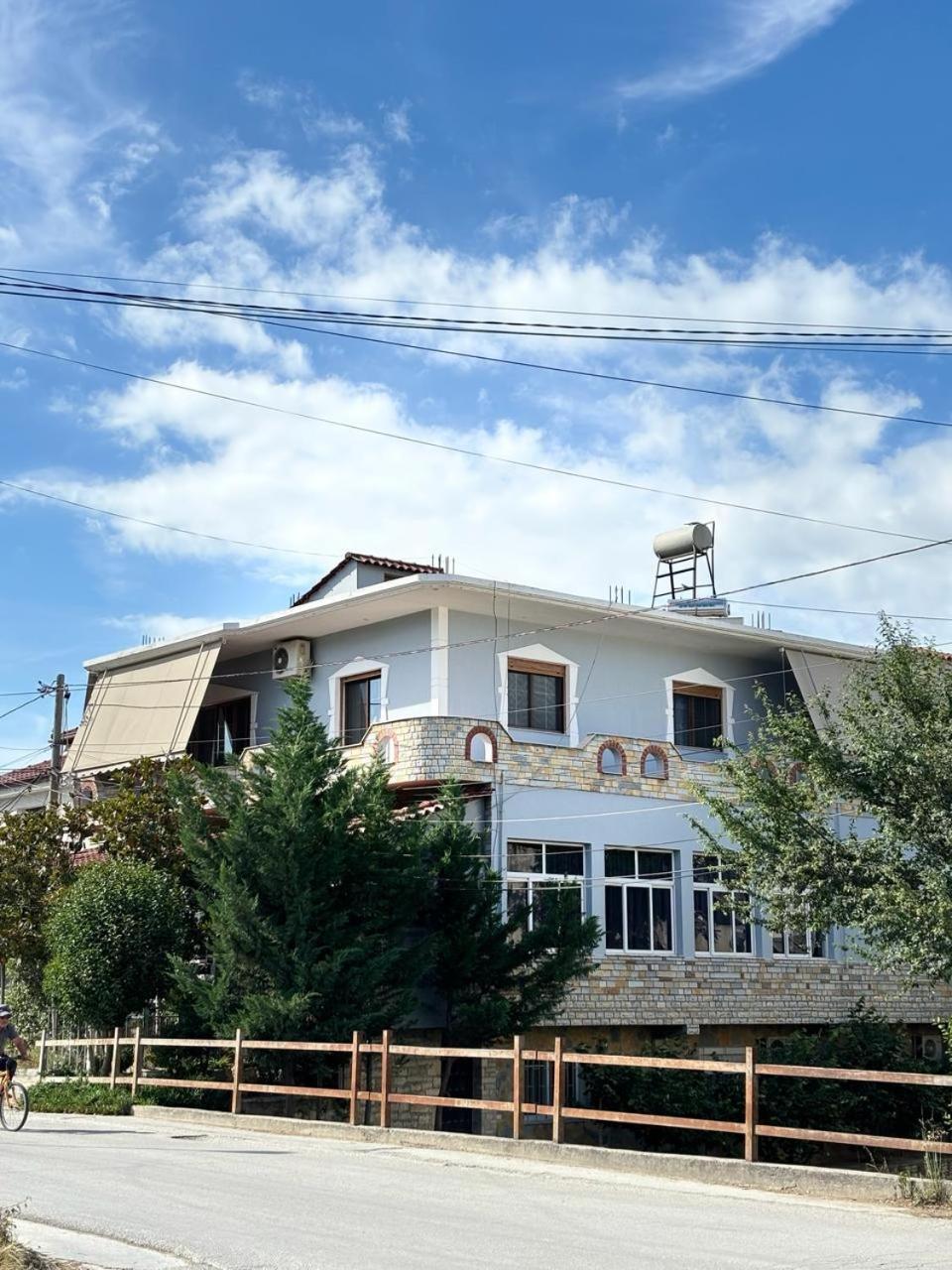 Guest House Adi Hoxha Berat Exteriér fotografie